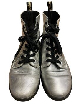 Dr martens Leyton, metallic silver boot 7